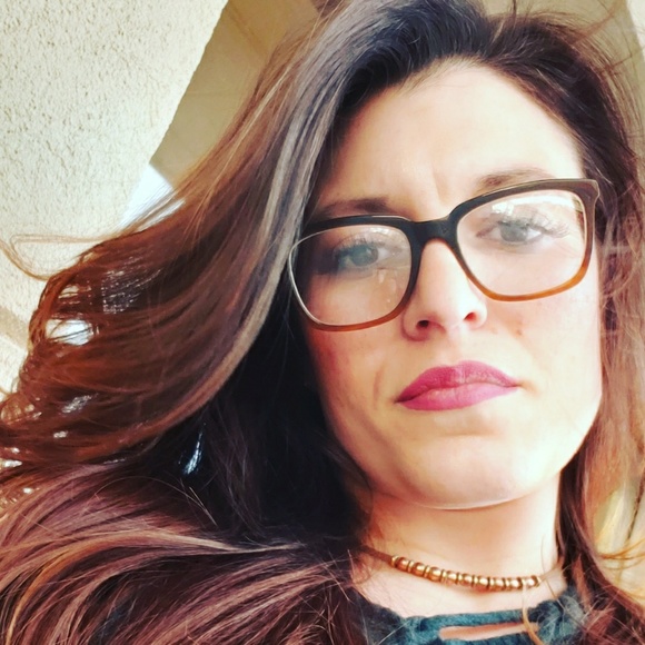 Meet your Posher, Ashley - Picture 1 of 3